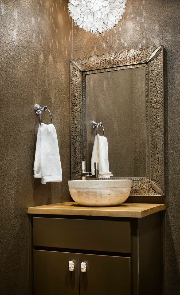 29 MEXICAN MODERN int bath